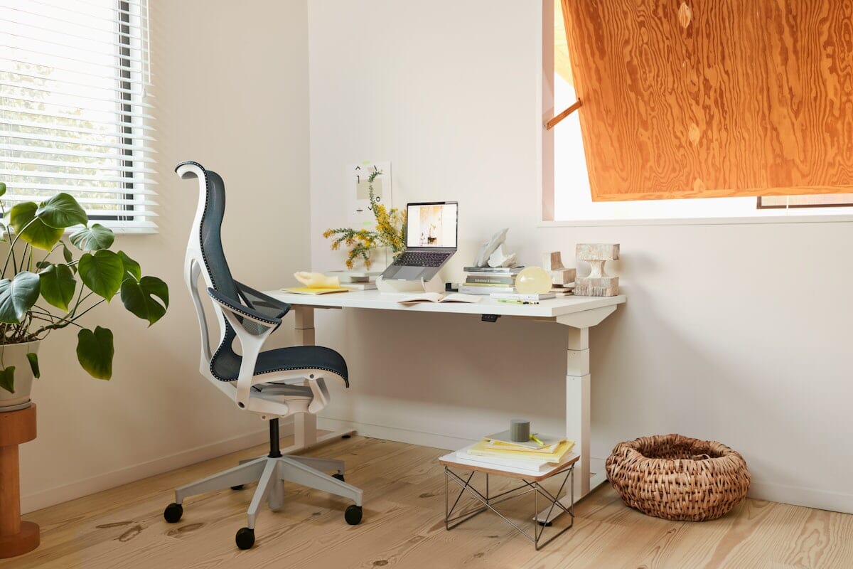 Nevi Sit-to-Stand Rectangular Table with T-Foot Desk herman miller