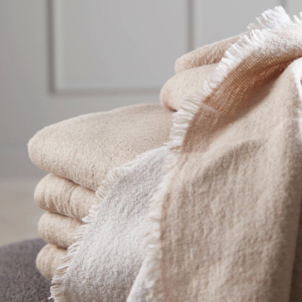 Double Throw - Set of 2 Accessories Woud