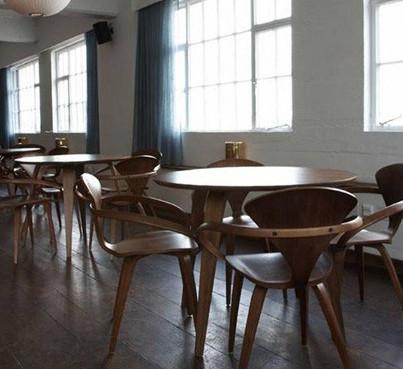 Cherner Chair Round Dining Table Dining Tables Cherner Chair