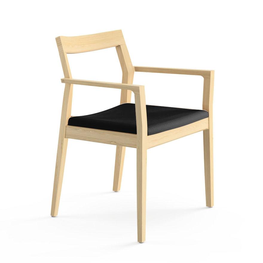 Krusin Armchair Side/Dining Knoll Natural Oak Onyx Classic Boucle