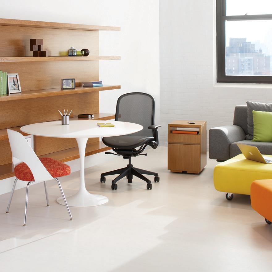 Saarinen 42" Round Dining Table Dining Tables Knoll