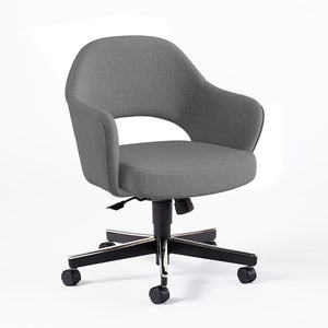 Saarinen Executive Arm Chair with Swivel Base task chair Knoll Hard Classic Boucle - Smoke 