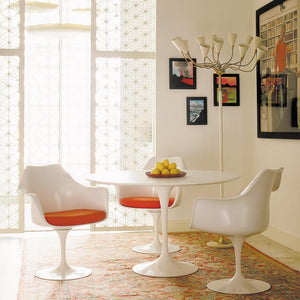 Saarinen Tulip Arm chair lounge chair Knoll 