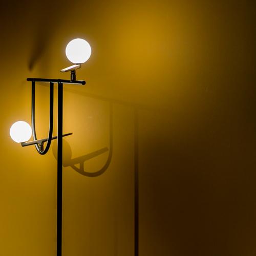Yanzi Floor Lamp Floor Lamps Artemide