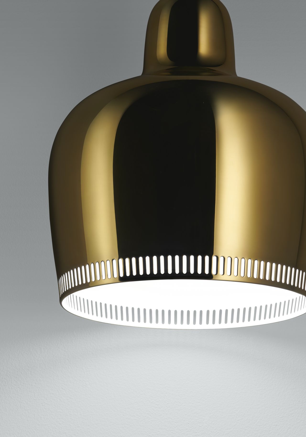 Golden Bell Savoy - A330S - Brass hanging lamps Artek