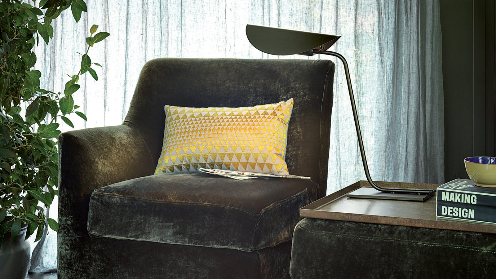 Plume 221 Table Light Table Lamps Oluce