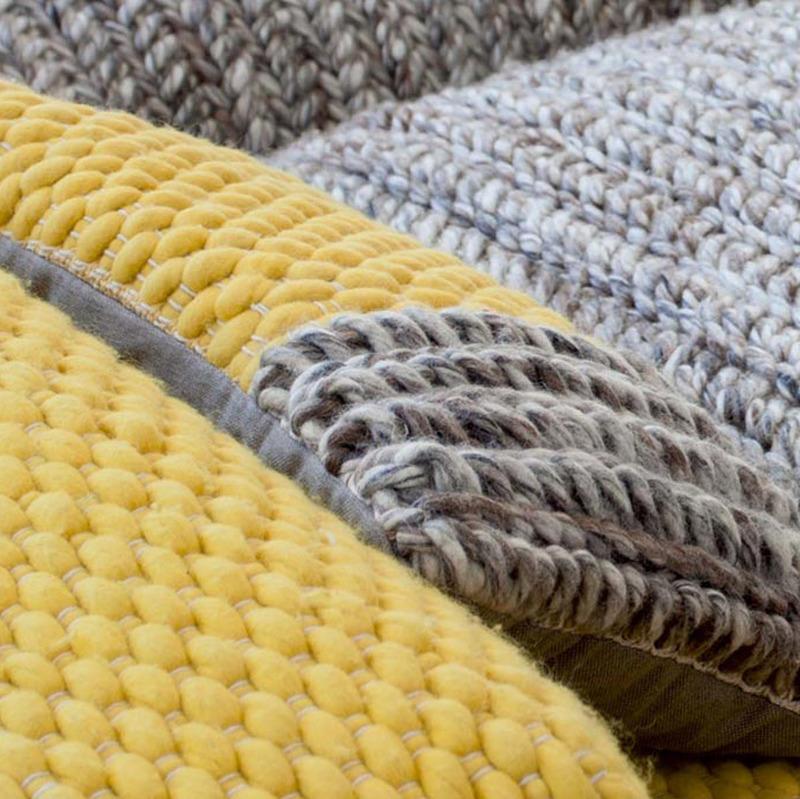 Mangas Spaces Plait Pillow Pillows Gan