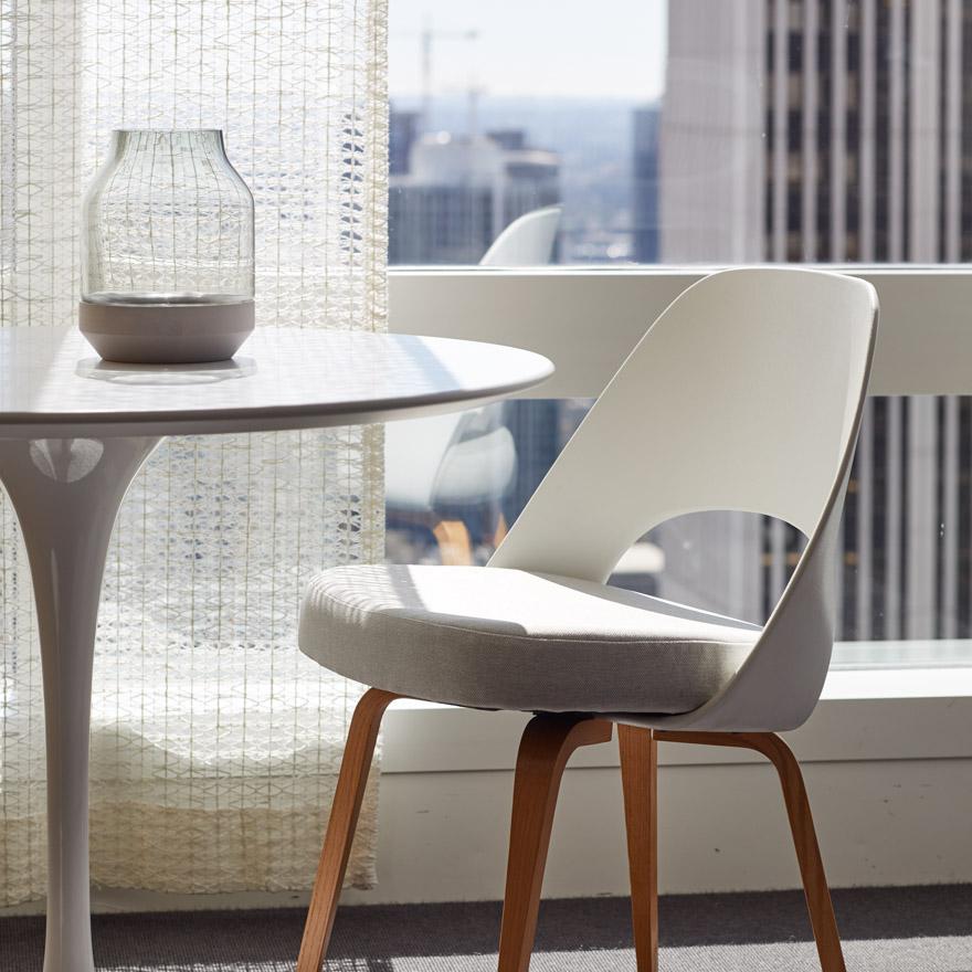 Saarinen Executive Plastic Back Chair With Wood Legs Side/Dining Knoll