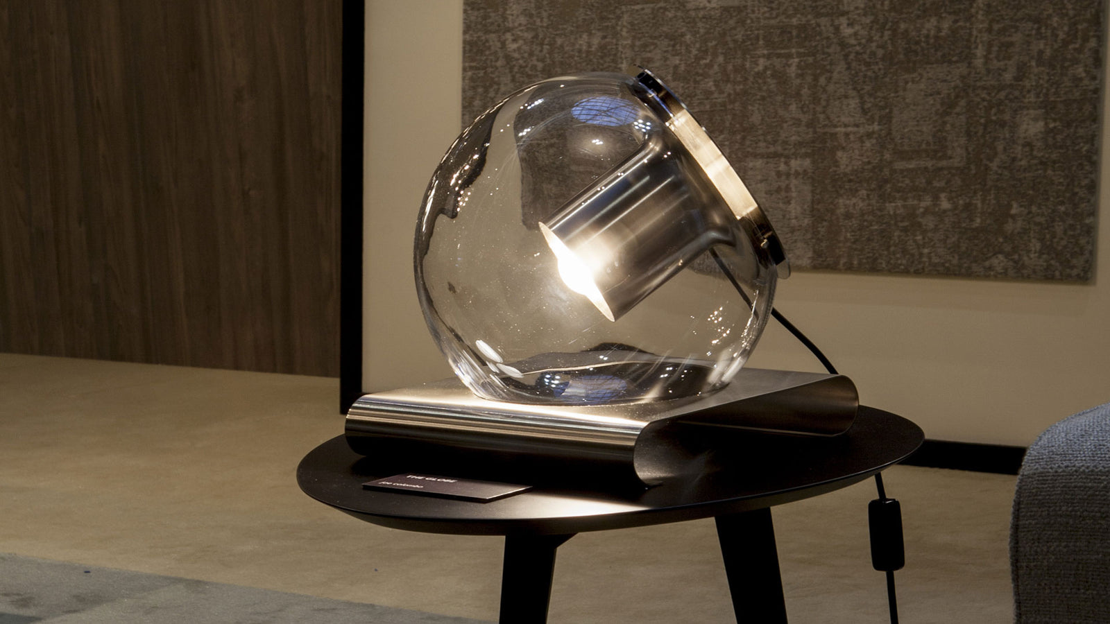 The Globe Table Lamp Table Lamps Oluce
