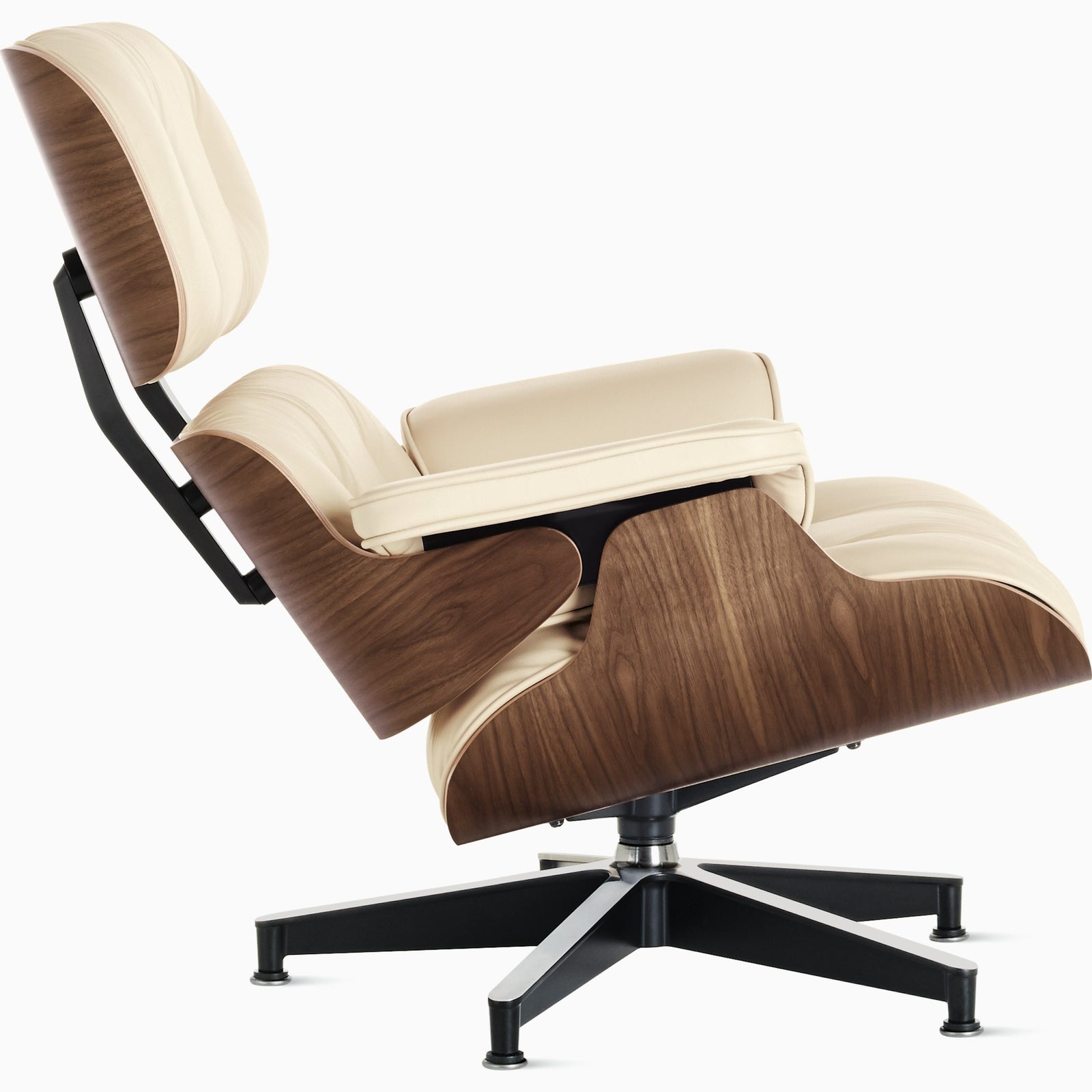 Eames Lounge Chair lounge chair herman miller Walnut Veneer Ivory Leather