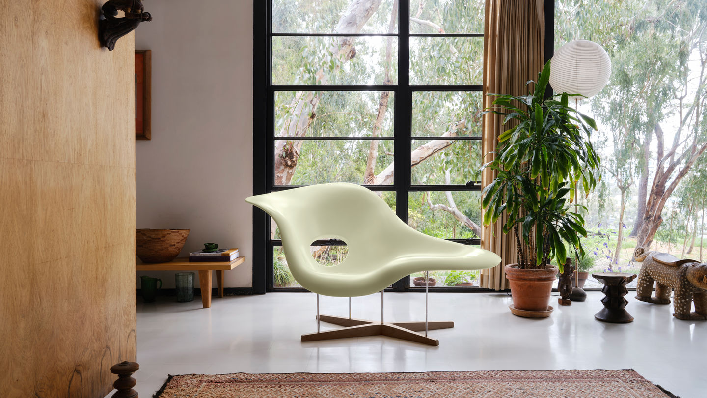 Eames La Chaise Chair by Vitra lounge chair Vitra