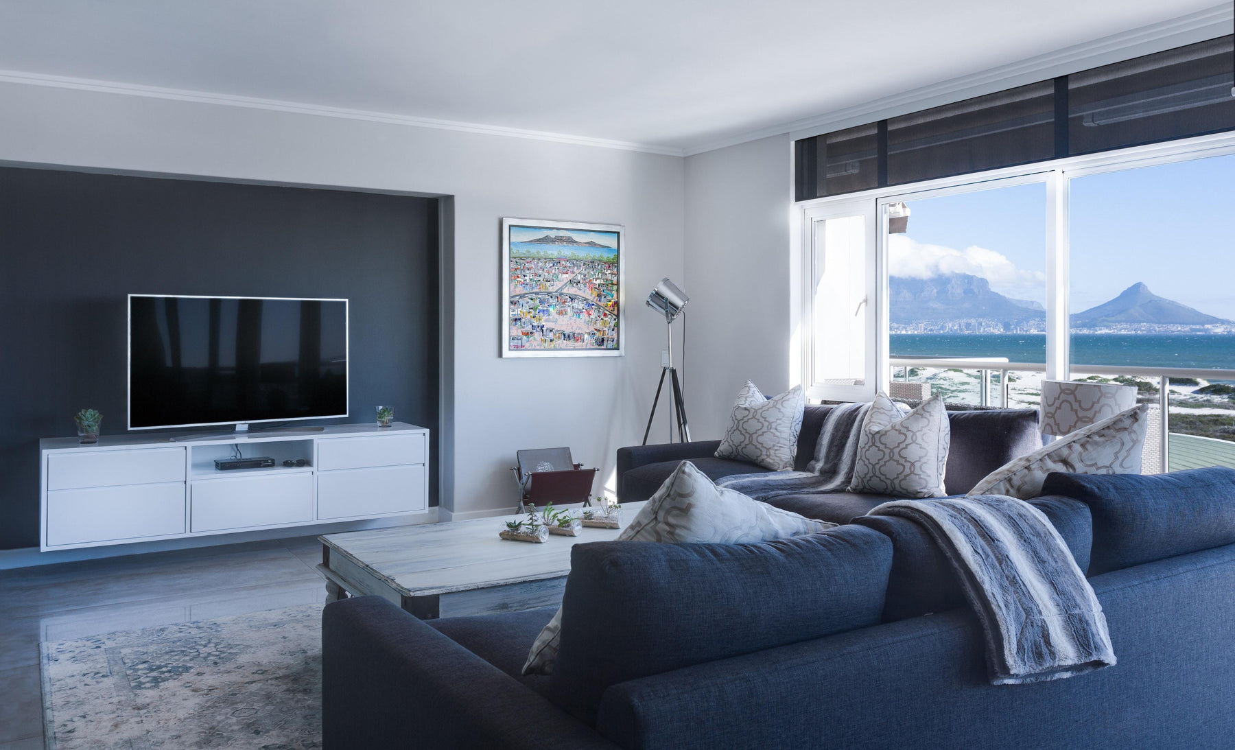 10 Tips for Buying Modern Furniture Sets