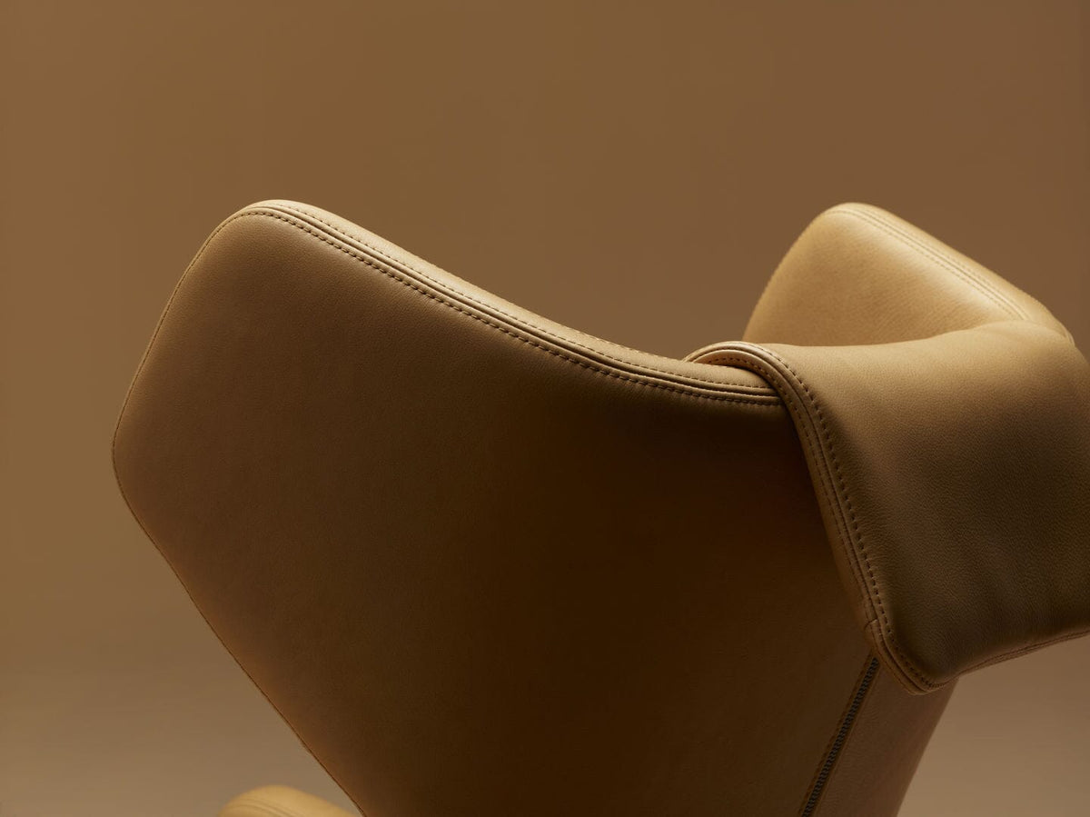 Grand Repos Lounge Chair &amp; Ottoman lounge chair Vitra 