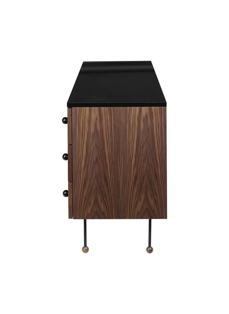 62 Dresser