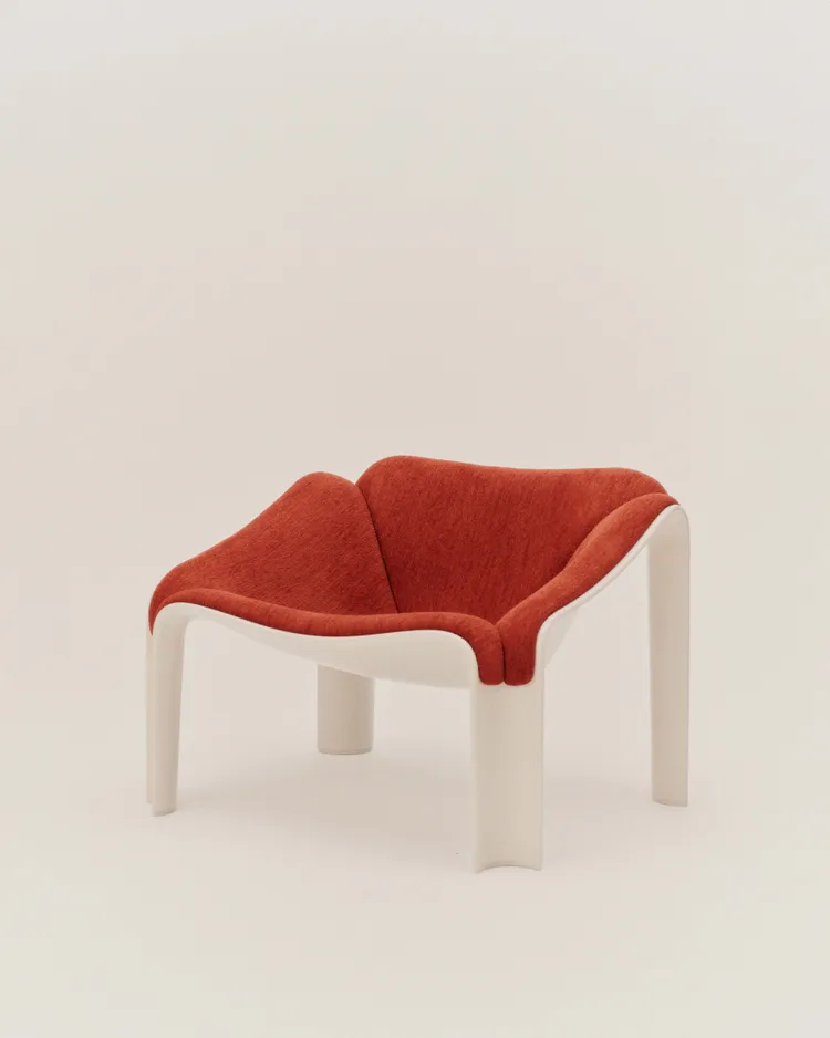 F300 Lounge Chair