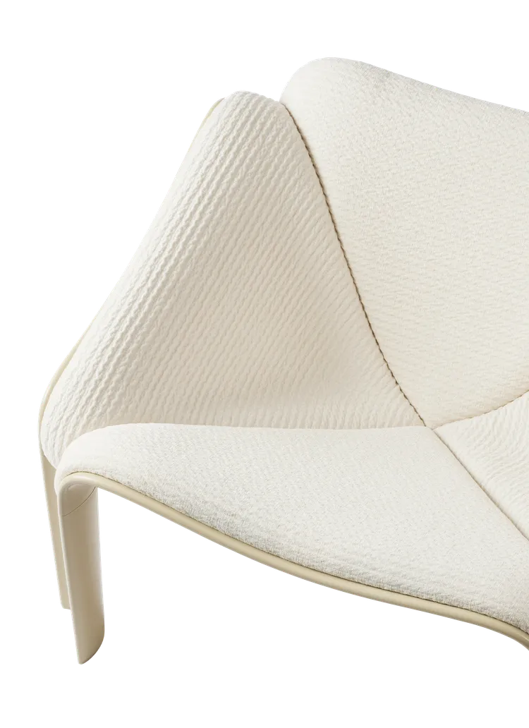 F300 Lounge Chair