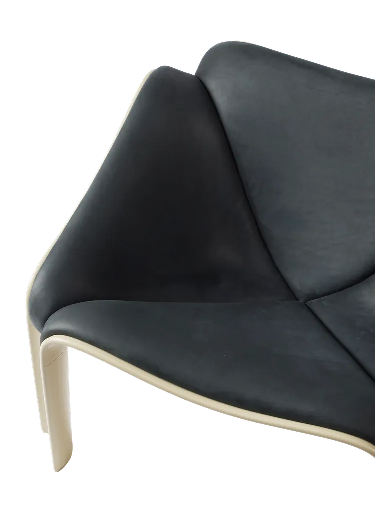 F300 Lounge Chair