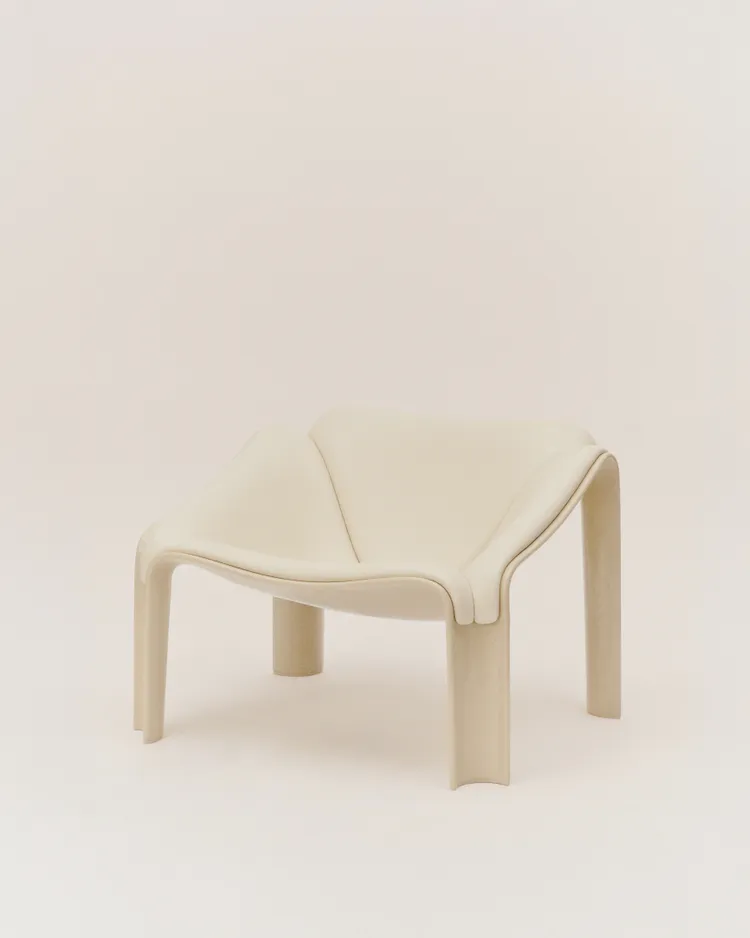 F300 Lounge Chair