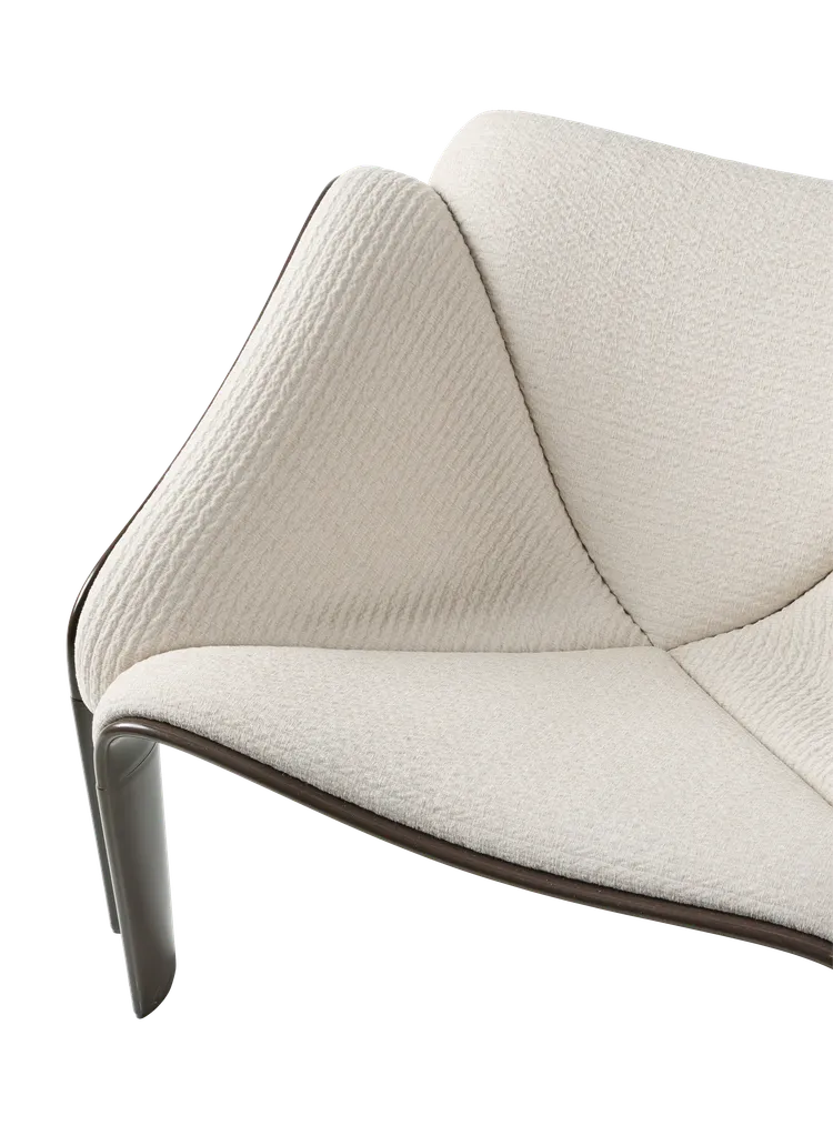 F300 Lounge Chair