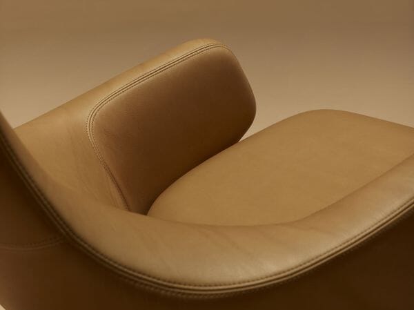 Grand Repos Lounge Chair & Ottoman lounge chair Vitra 