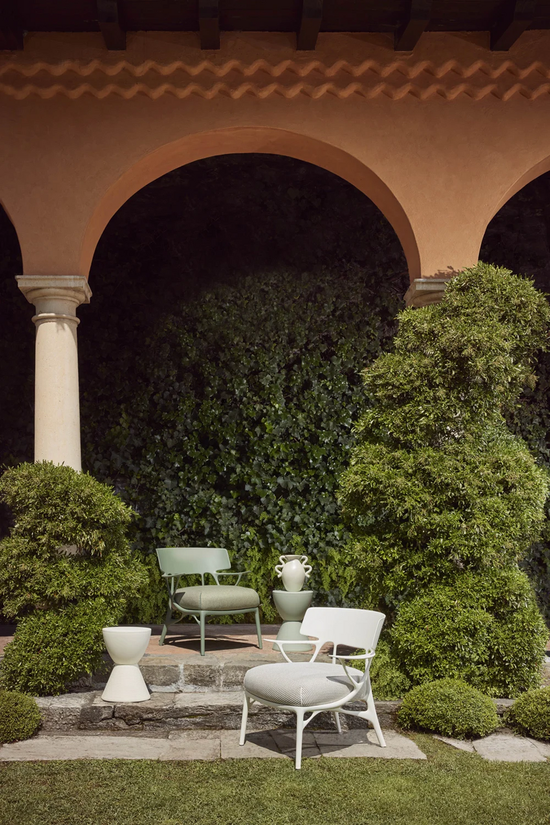 A.i. lounge outdoor