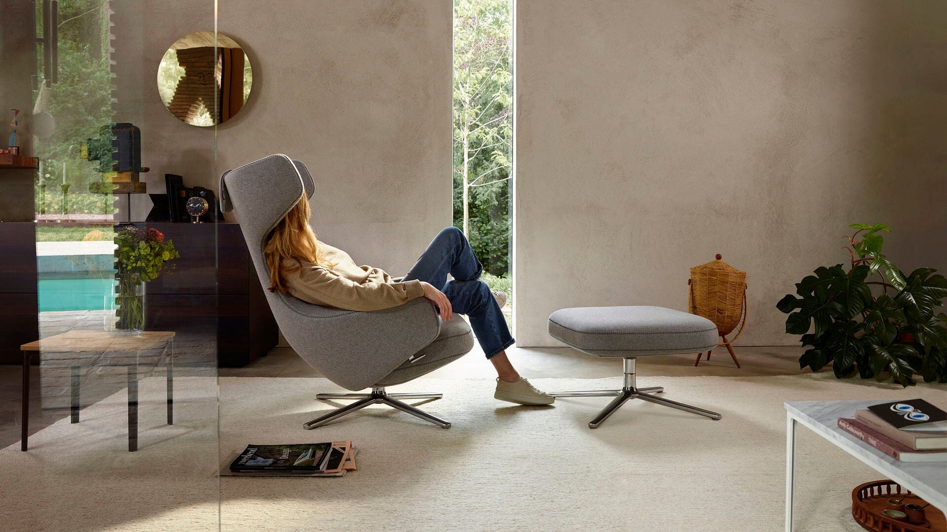 Grand Repos Lounge Chair & Ottoman lounge chair Vitra 