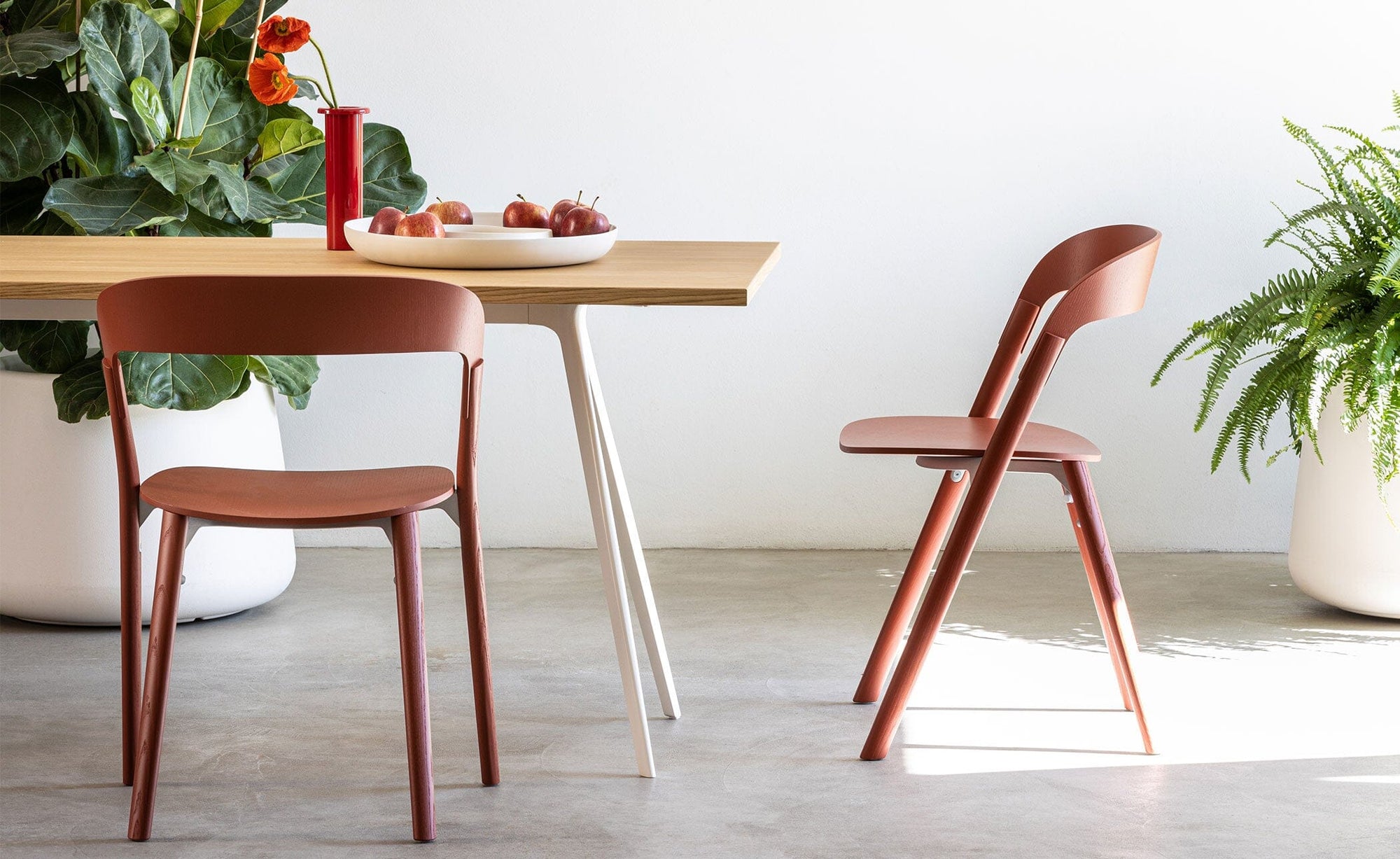 Baguette Table Dining Tables Magis Frame: White, Top: MDF Veneered Natural Oak 