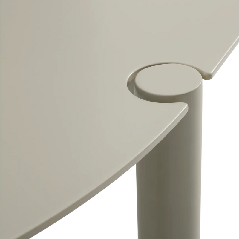 Comeuppance 42" Round Dining Table