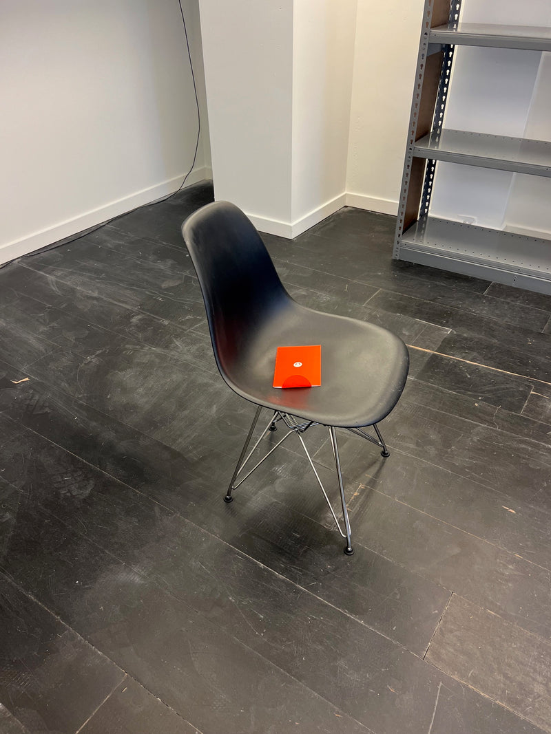 Eames Molded Plastic Chair Cris Cross Base***Moving Sale**** Black seat chrome base