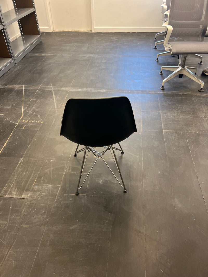 Eames Molded Plastic Chair Cris Cross Base***Moving Sale**** Black seat chrome base