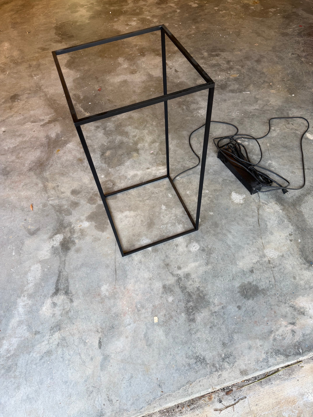 Ipnos Outdoor Floor Lamp ***MOVING SALE ****