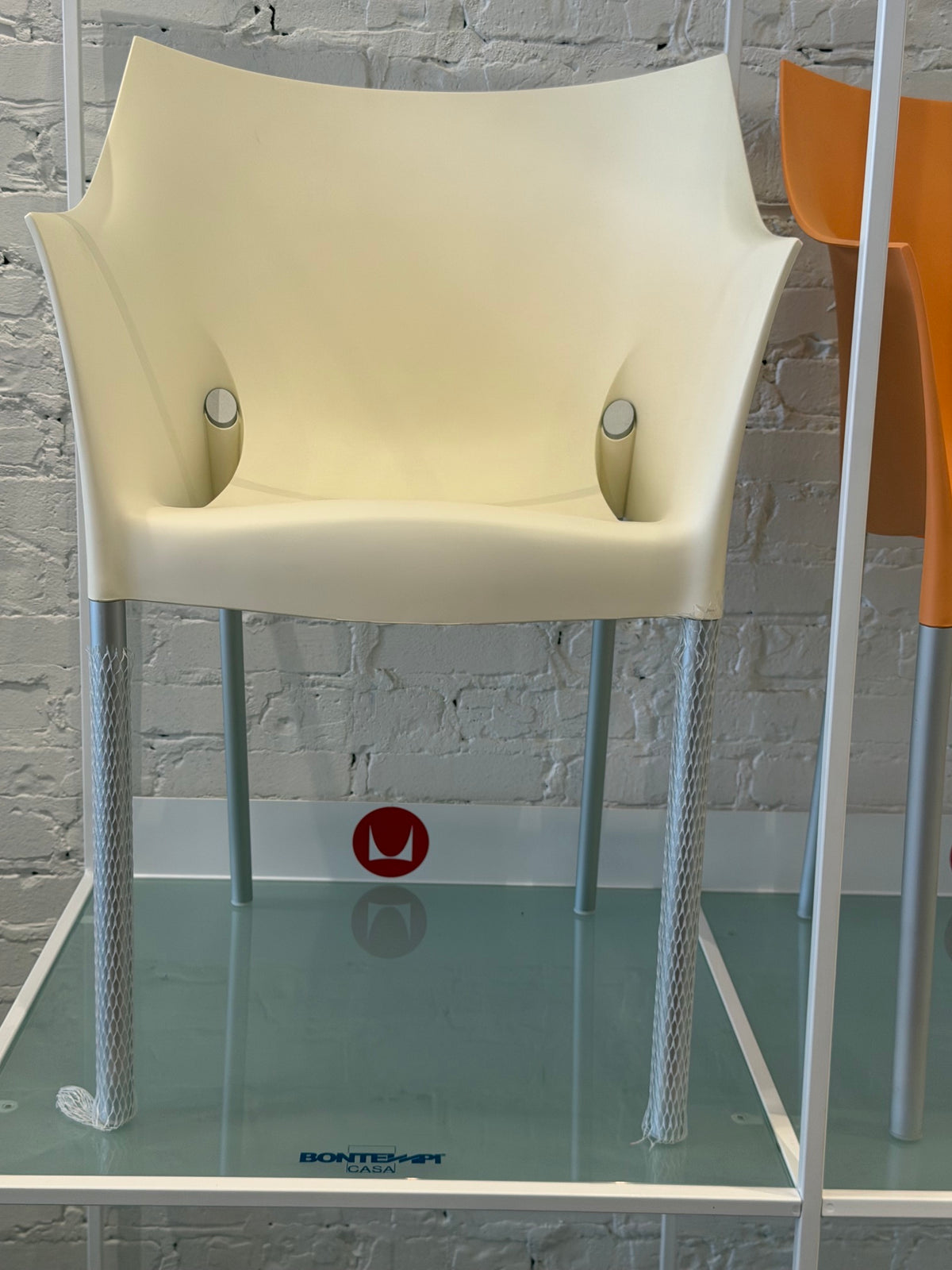 Dr. Yes Chair***Floor Sample*** White