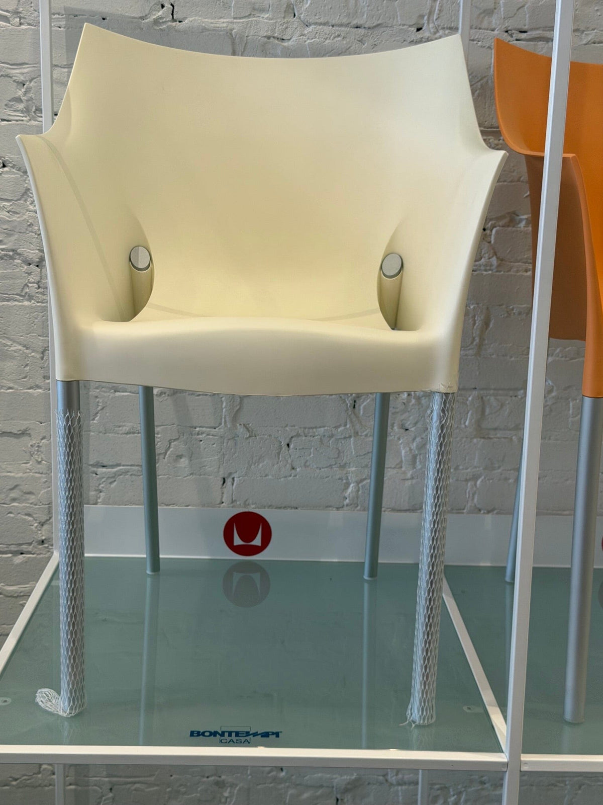 Dr. Yes Chair***Floor Sample*** White