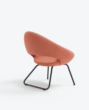 Shark-Front-2-Legged-_-Backside-Sled-Lounge-Chair-Design-by-ReneHolten-from-Artifort_4