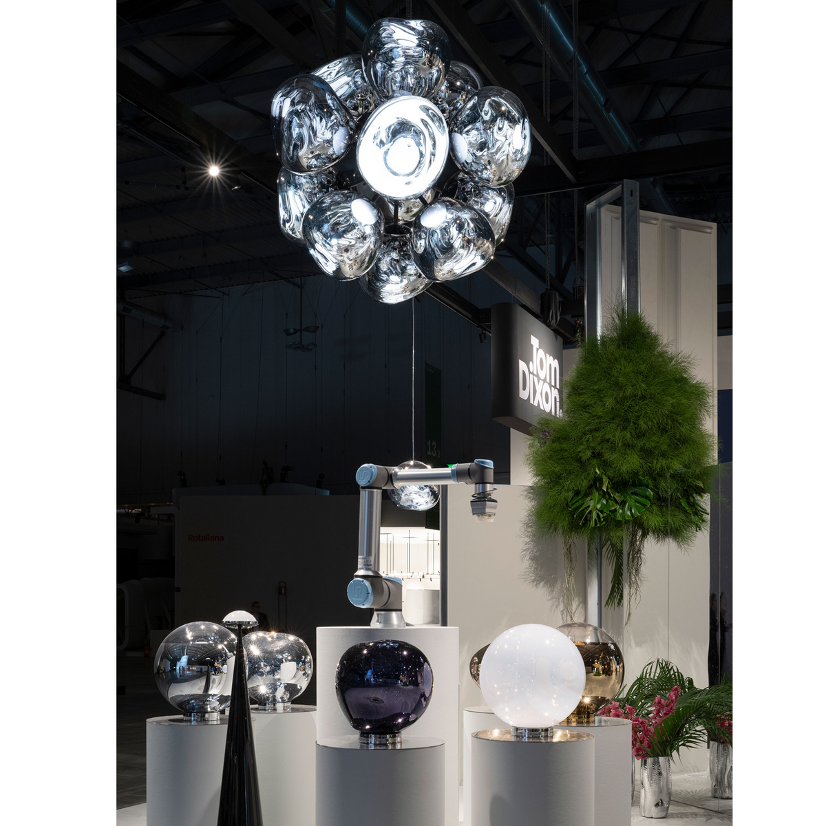 Melt Burst Chandelier LED