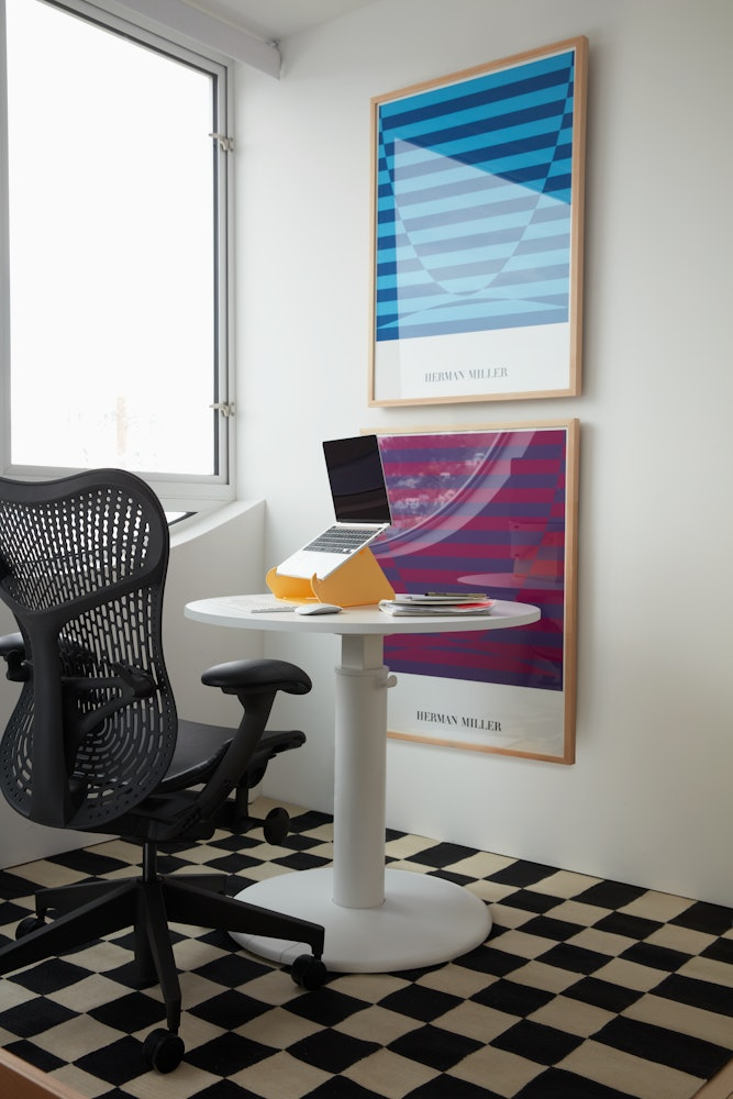 OE1 Sit-to-Stand Table