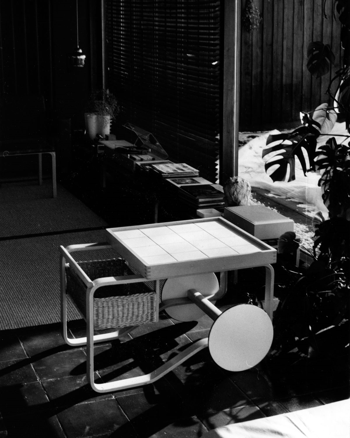 Tea Trolley 900 Carts / Trolleys Artek 