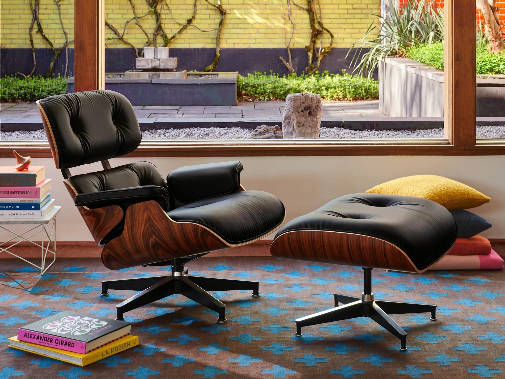 Eames Lounge Chair and Ottoman***Moving Sale**** lounge chair herman miller 