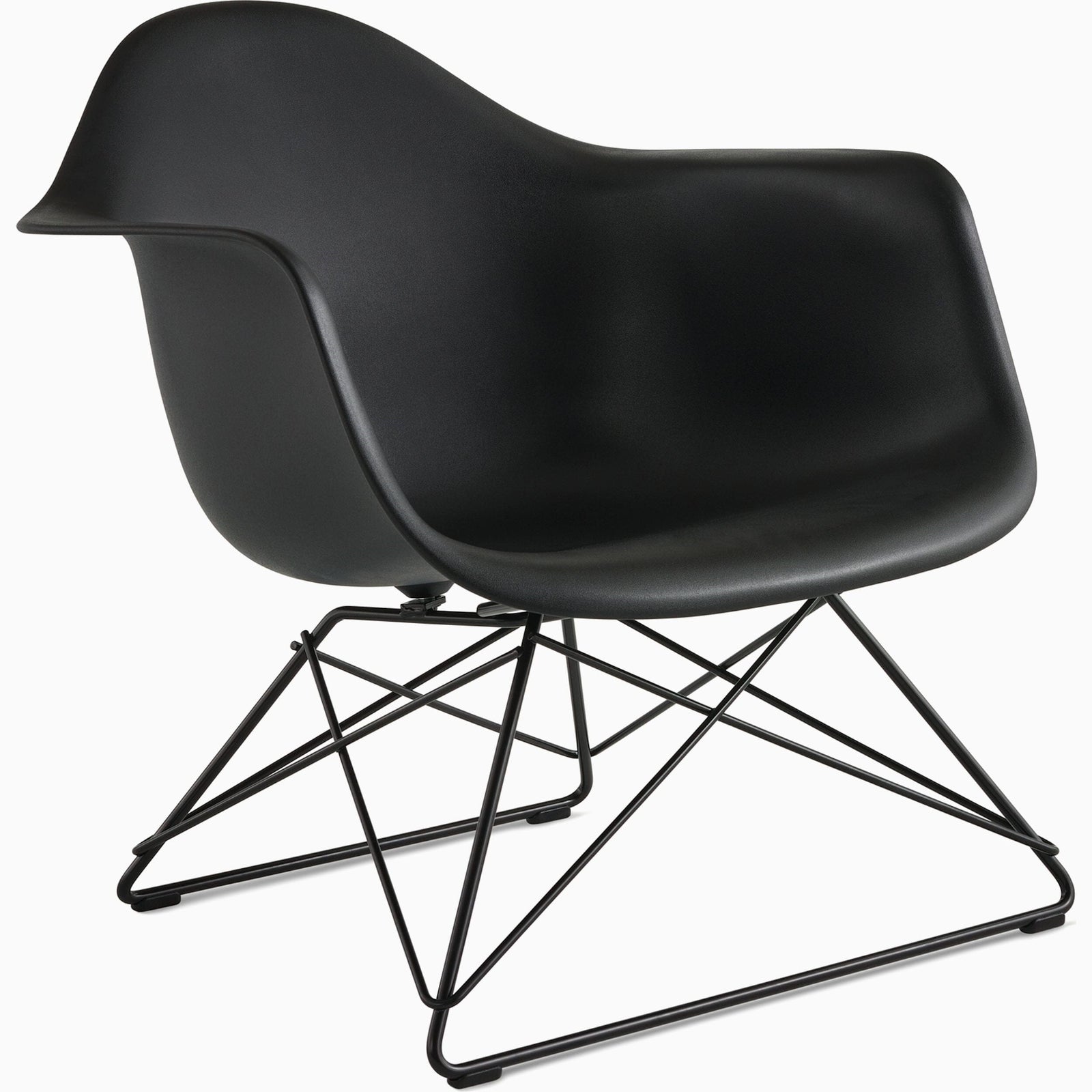 Eames Molded Plastic Low Wire Base Armchair lounge chair herman miller Black Black 