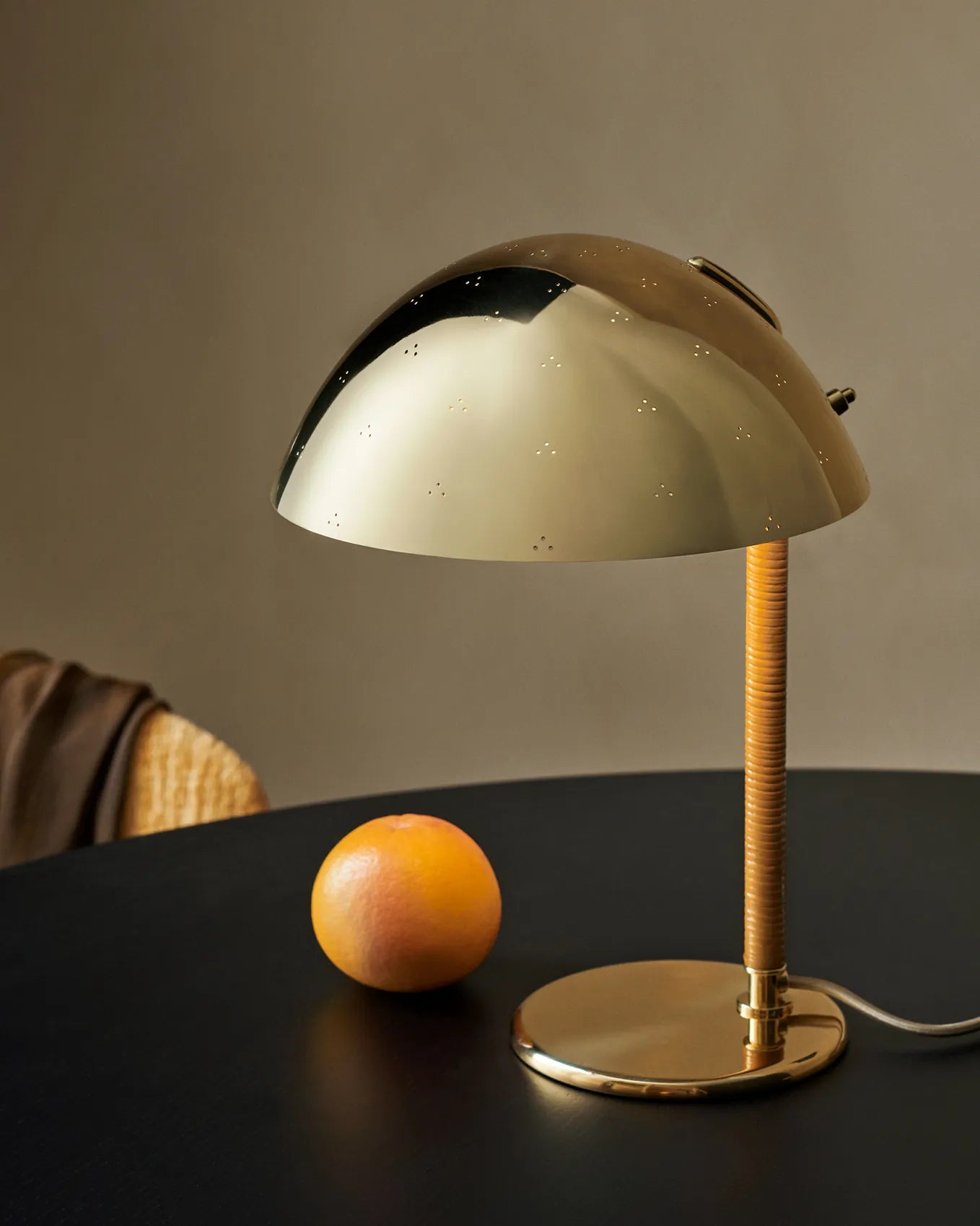 9209 Table Lamp