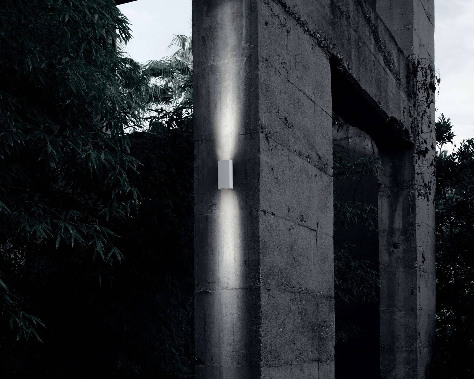 Climber 87 Up/Down - Outdoor Wall Sconce Outdoor Lighting Flos 