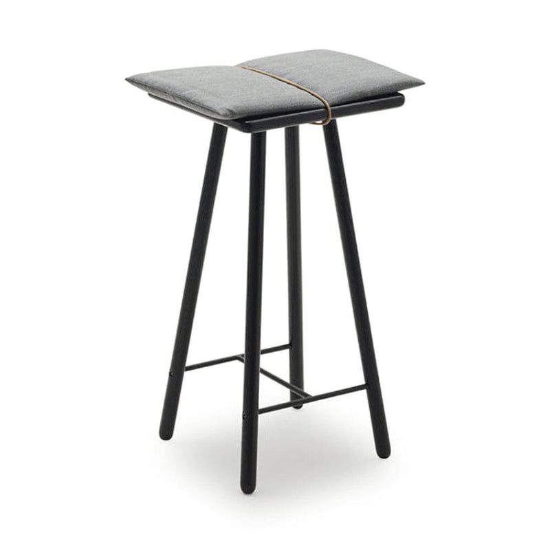 Georg Bar Stool bar seating Skagerak by Fritz Hansen Black With Light Grey 