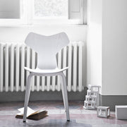 Grand Prix Chair With Wood Legs Dining chairs Fritz Hansen 