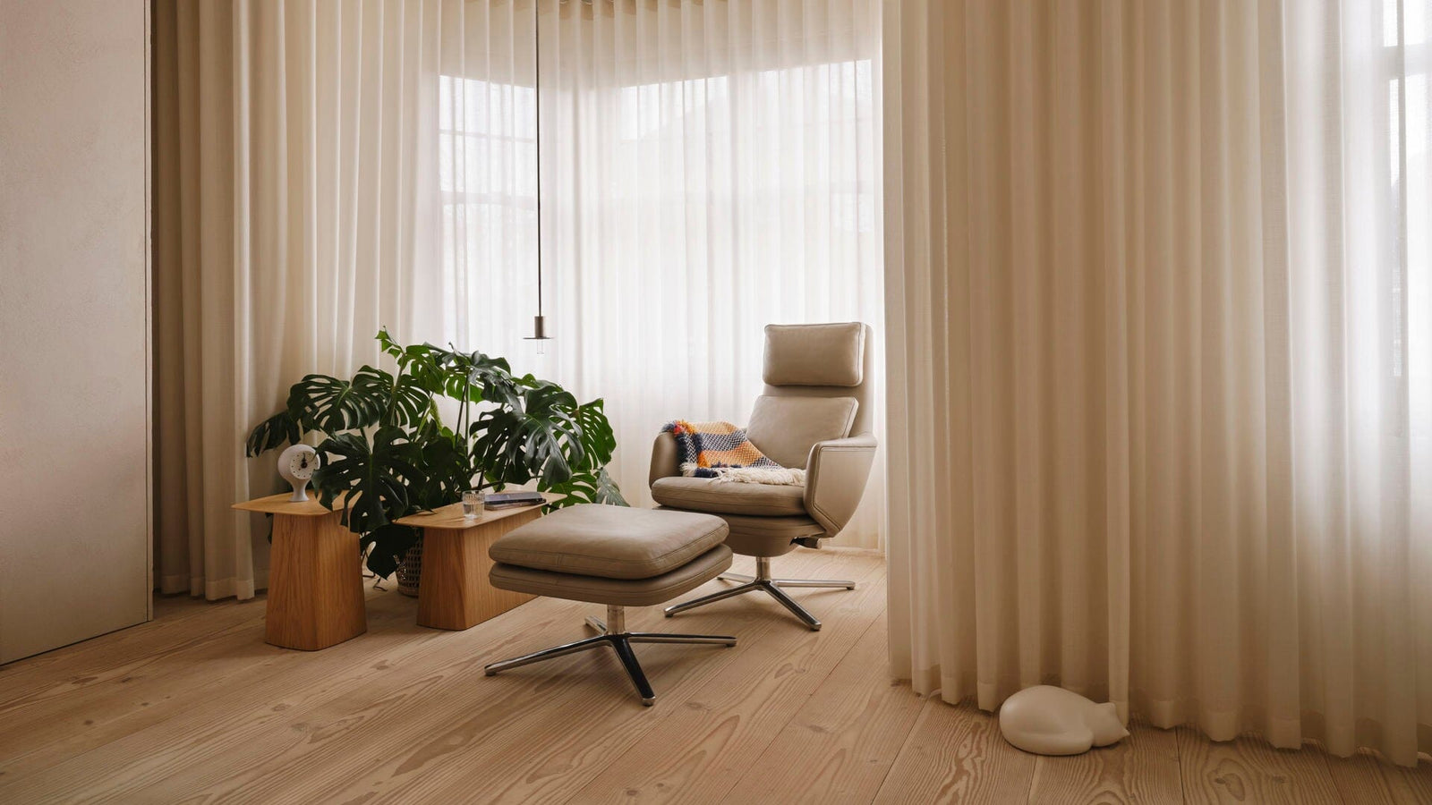 Grand Relax Ottoman Ottomans Vitra 