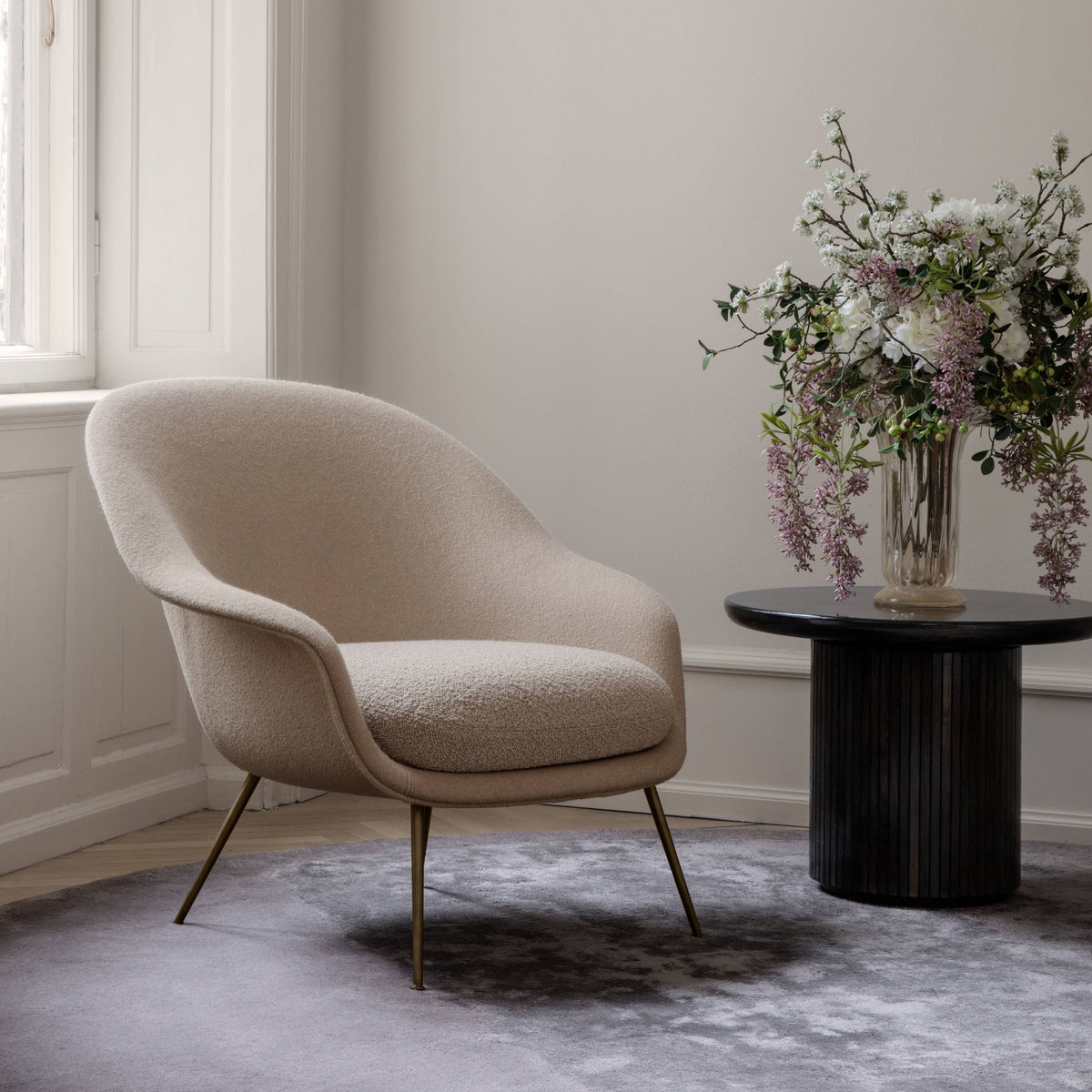 Bat Lounge Chair - Low Back With Conic Base lounge chairs GUBI 