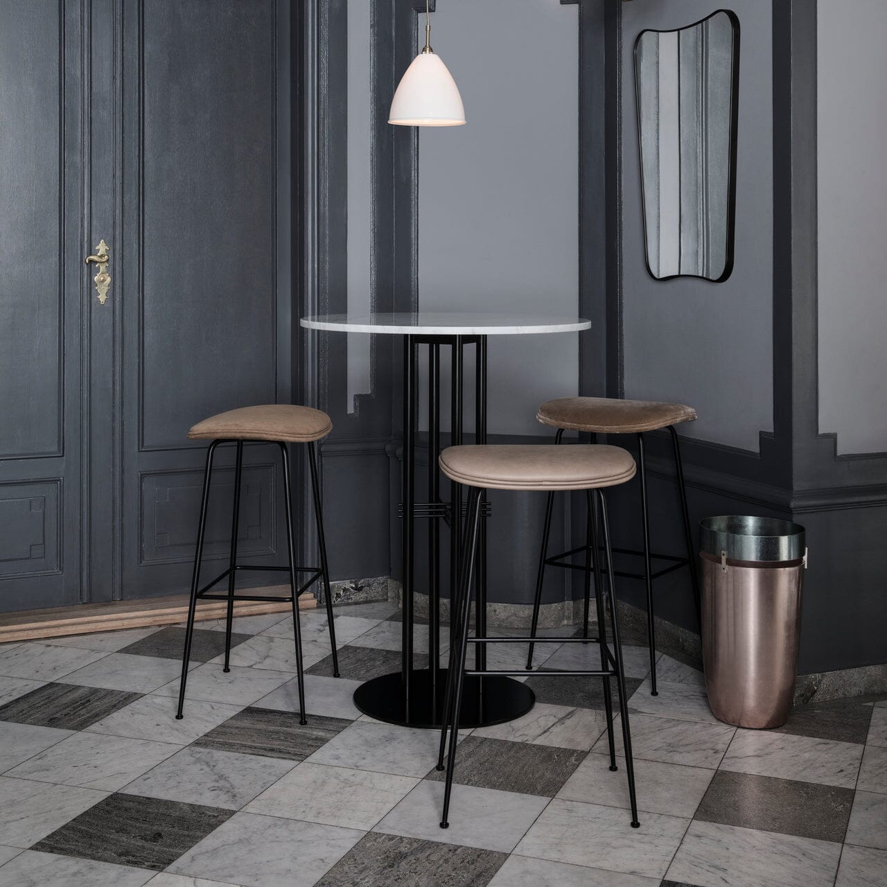 Beetle Bar Stool - Fully Upholstered Stools Gubi 