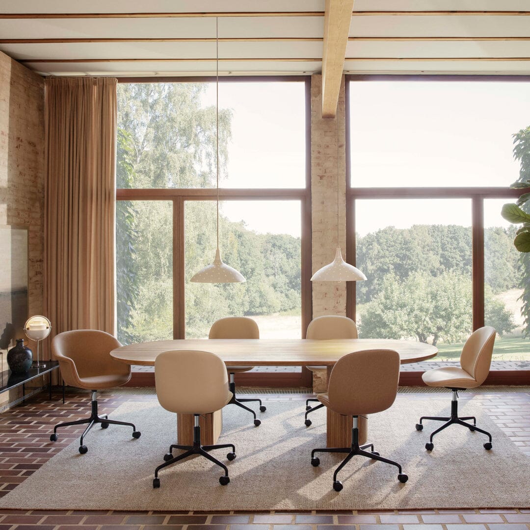 Beetle Meeting Chair 4-Star Base with Castors - Height Adjustable - Front Upholstered Chairs Gubi 
