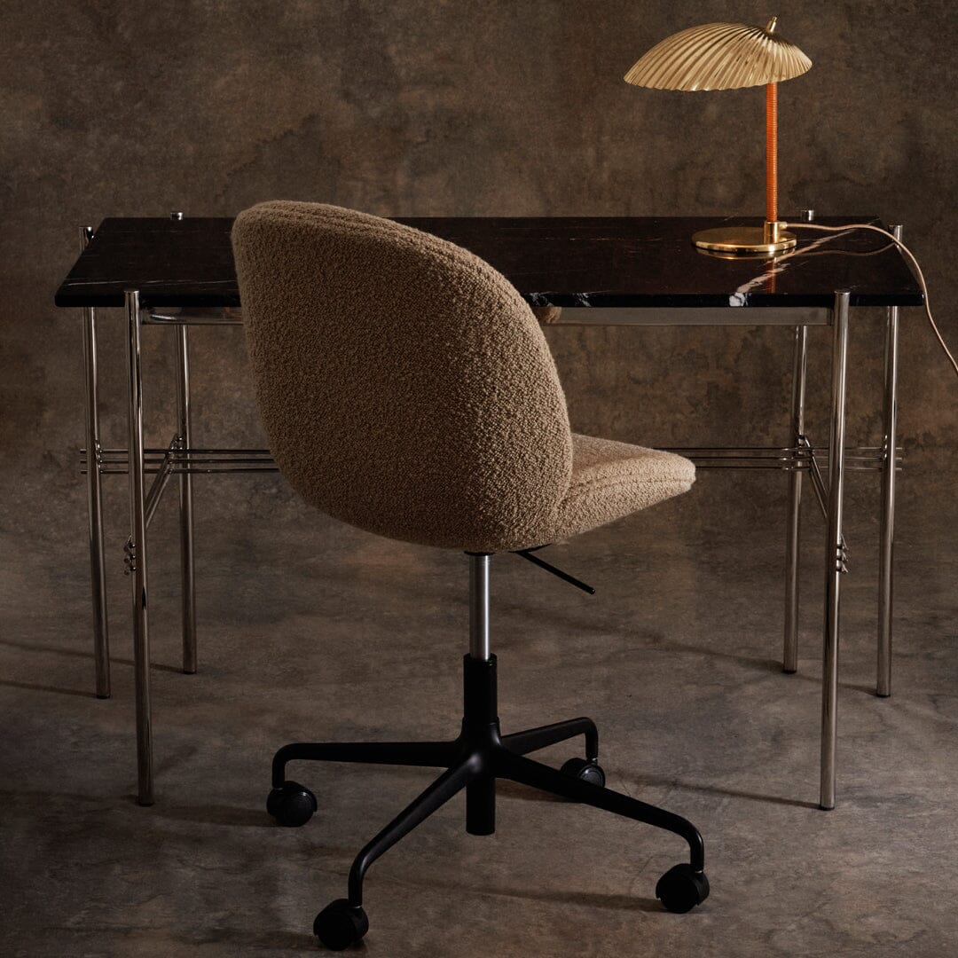 Beetle Meeting Chair 4-Star Base with Castors - Height Adjustable - Fully Upholstered Chairs Gubi 