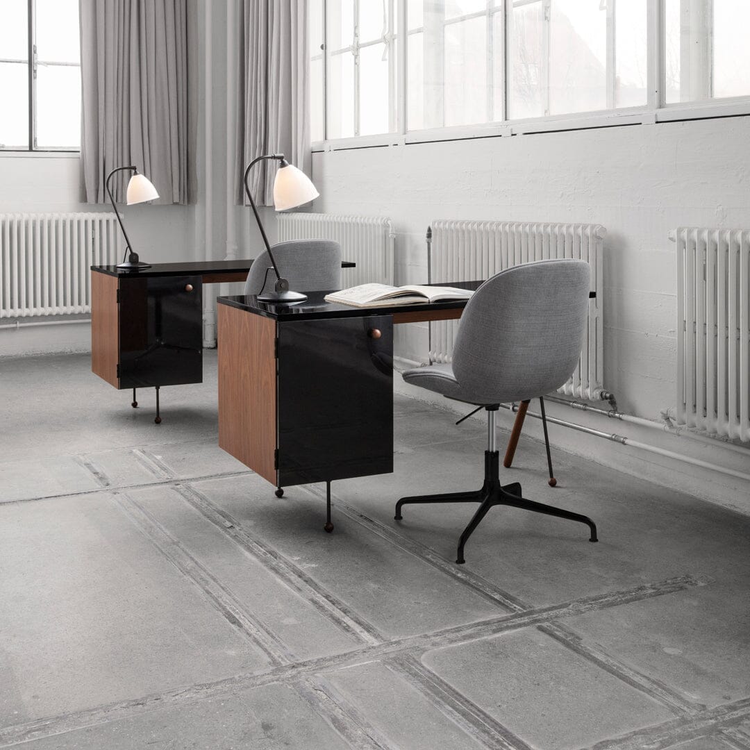 Beetle Meeting Chair 4-Star Base with Castors - Height Adjustable - Fully Upholstered Chairs Gubi 