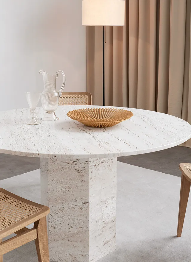 Epic Dining Table - Round Dining Tables Gubi 